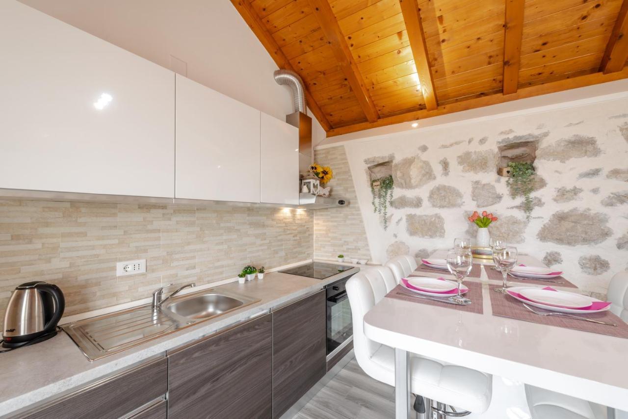 شقة Little Stone House Buici  المظهر الخارجي الصورة