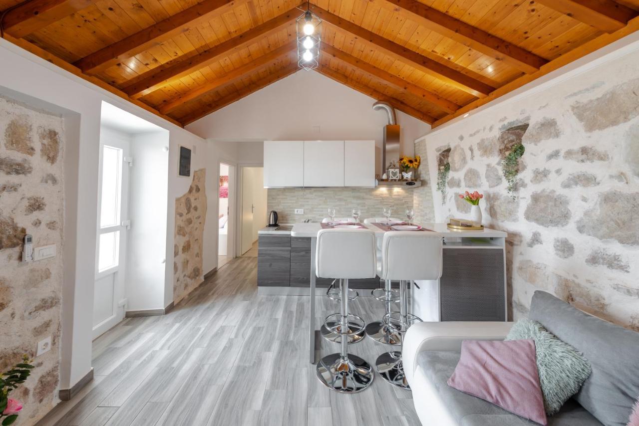 شقة Little Stone House Buici  المظهر الخارجي الصورة