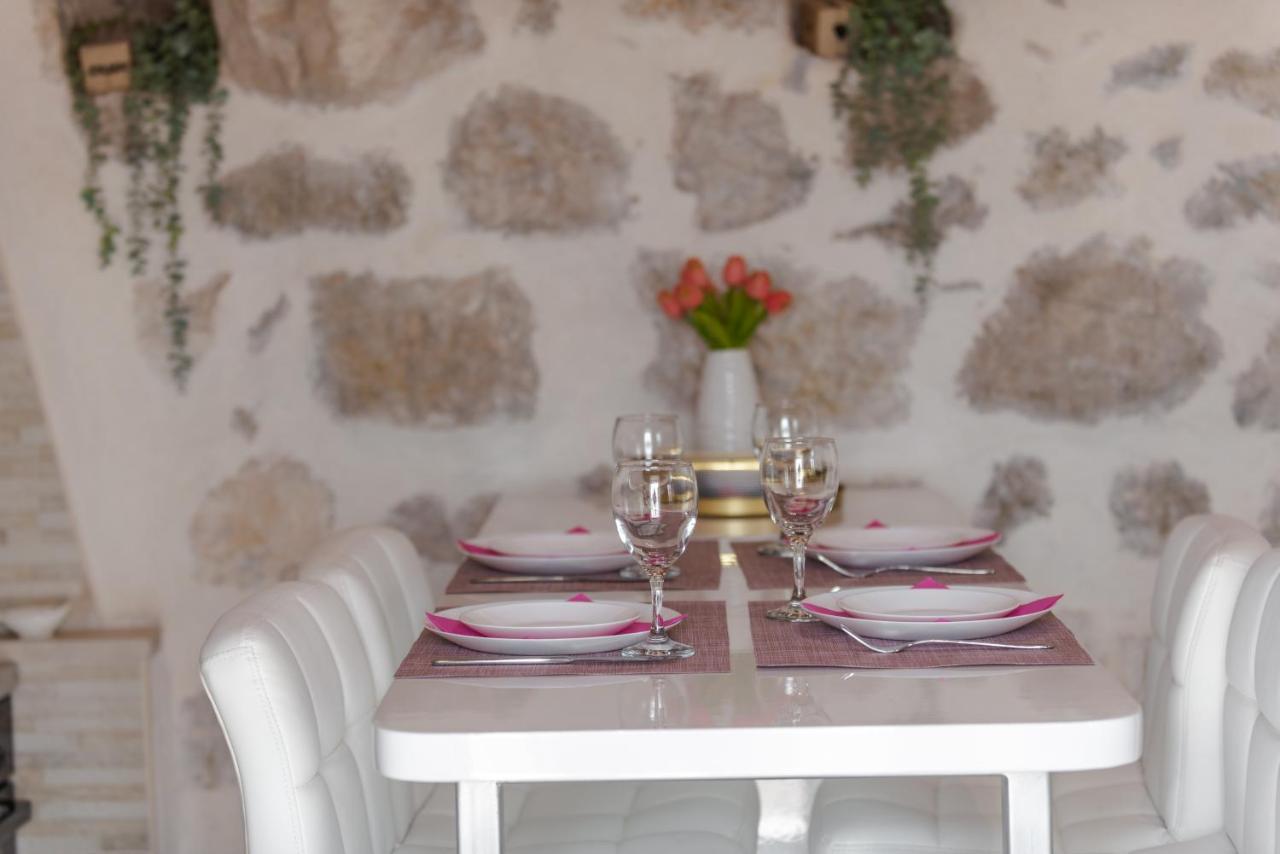 شقة Little Stone House Buici  المظهر الخارجي الصورة